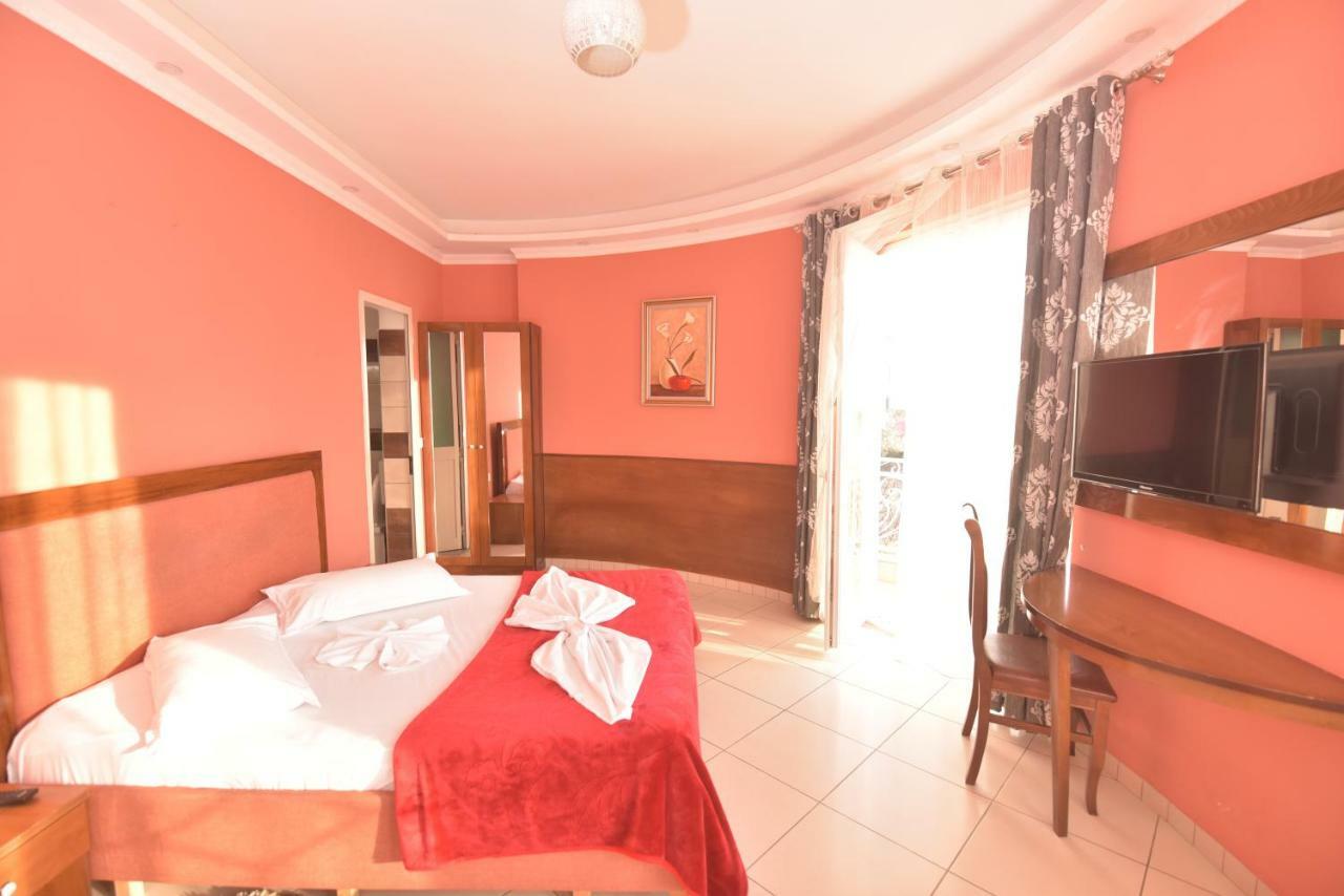 Hotel Emigranti Shkoder Exterior photo