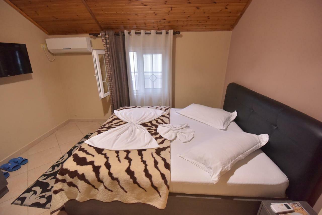 Hotel Emigranti Shkoder Exterior photo